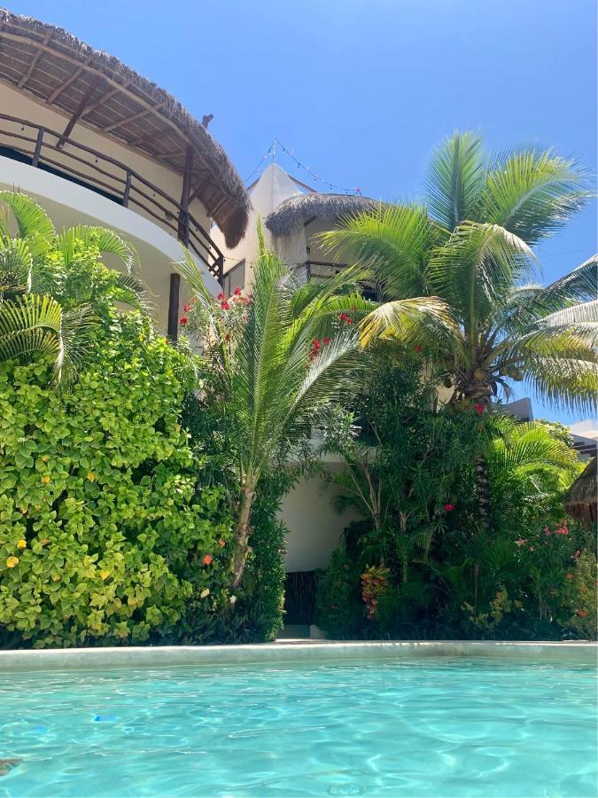 Tua Large Comfortable Pool Parking Space Tulum