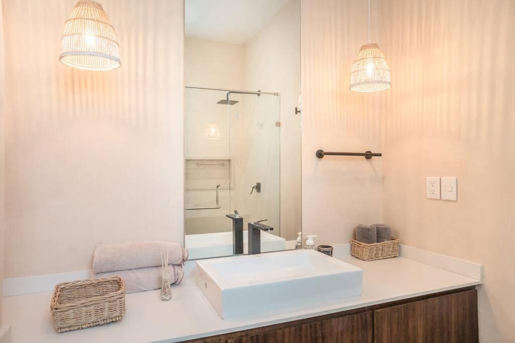 Toh1, Downtown Apartment