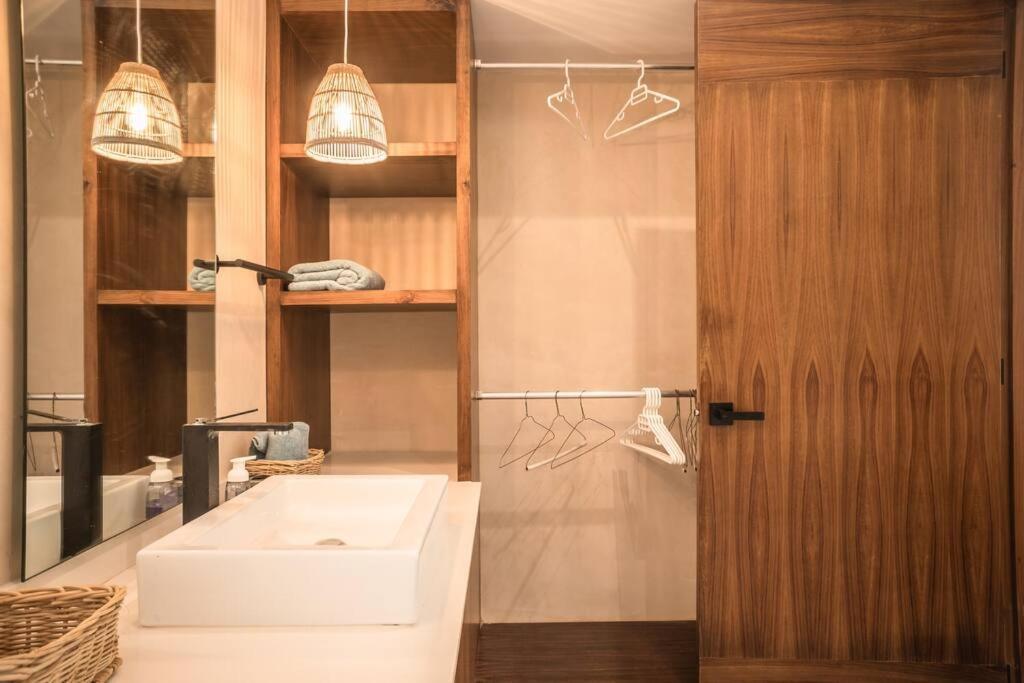 Toh1, Downtown Apartment