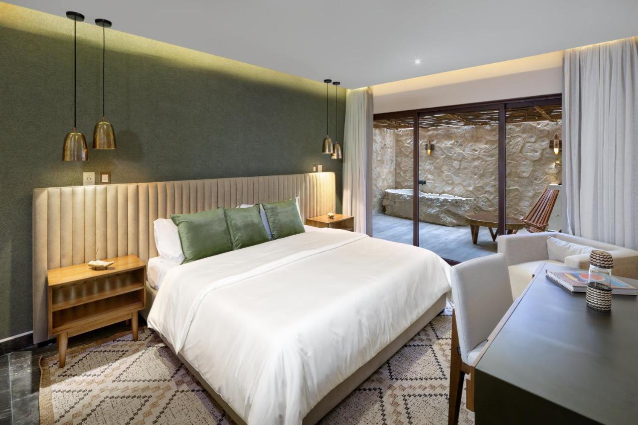 Adora Distinctive Residences Aparthotel