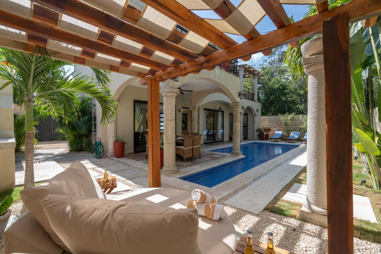 Stunning For 10-cabana-private Pool-parking