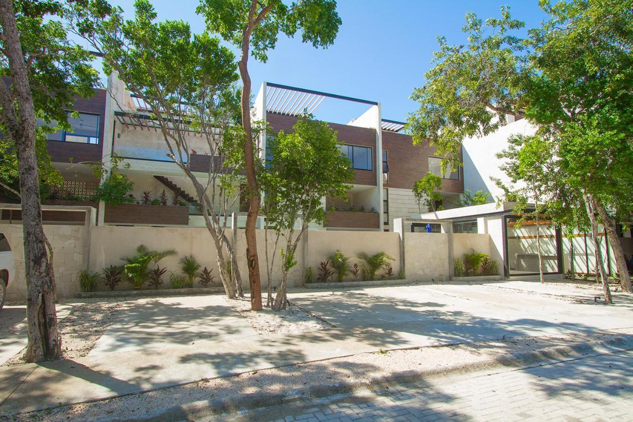 *luxurious With Private Patio*
