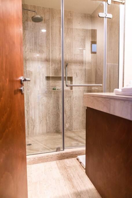 Paramar Ve Ph203 Fancy & Majestic Penthouse In 3 Br