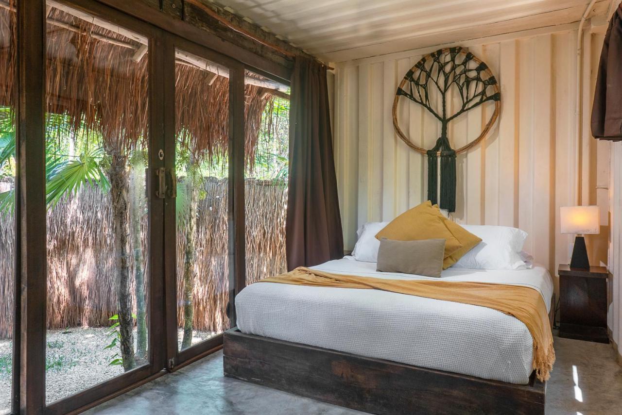 Hotel Pal Mar Glamtainer *