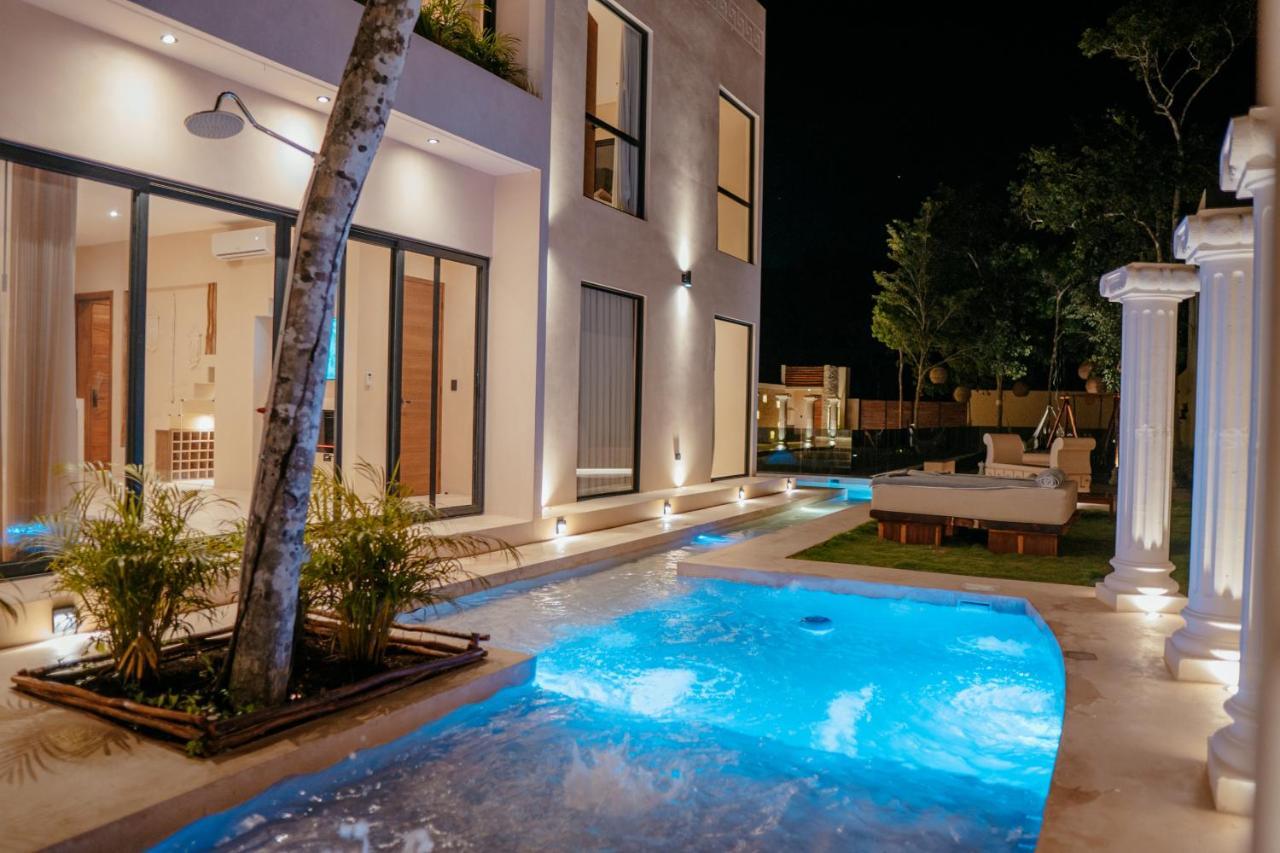 Luxury Large Villa/2 Pools/ Jacuzzi/rooftop/cenote View * Tulum