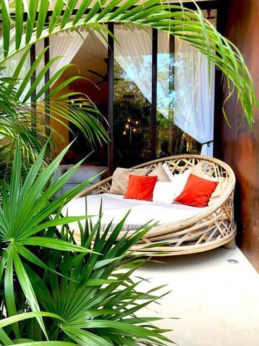 Luxury 2 Bdr 2 Bth 2 Bikes Jacuzzi Fiboptic Wifi. Apartment