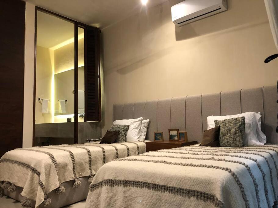 Apartment Luxury 2 Bdr 2 Bth 2 Bikes Jacuzzi Fiboptic Wifi.
