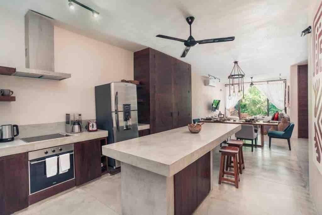 Luxury 2 Bdr 2 Bth 2 Bikes Jacuzzi Fiboptic Wifi. Apartment *