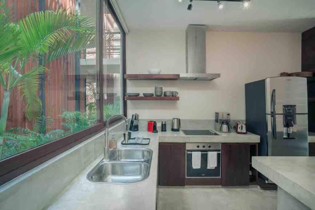 Luxury 2 Bdr 2 Bth 2 Bikes Jacuzzi Fiboptic Wifi. Apartment