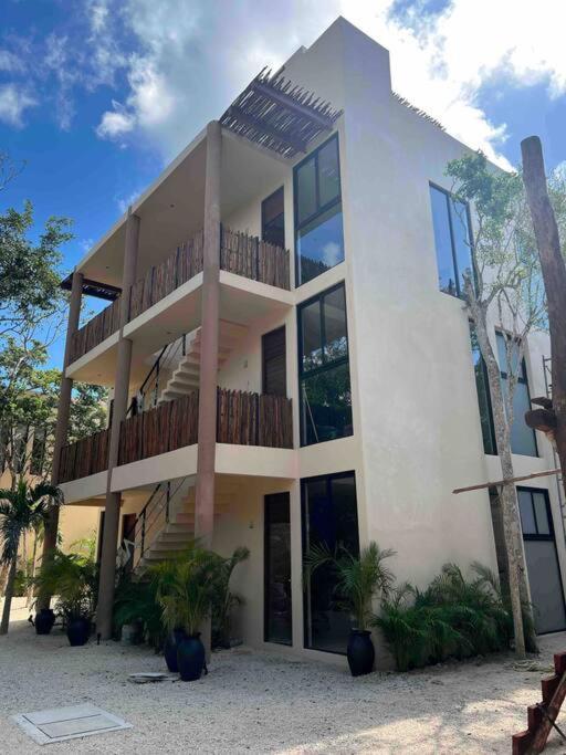 Apartment Lush Rooftop With Ensuite Pool & Wifi *