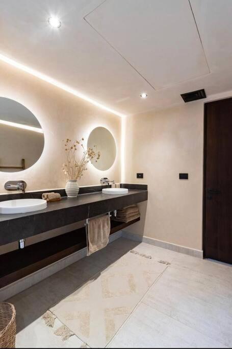 Villa Luxury 3 Bed & Bath Eco-chic - Private Pool *