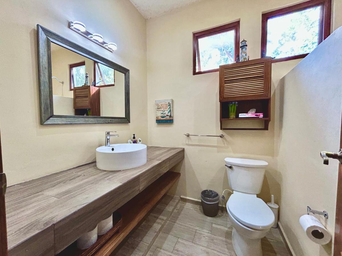Apartment 2 Bedroom For 4-6 Guests - Great Breakfast - *