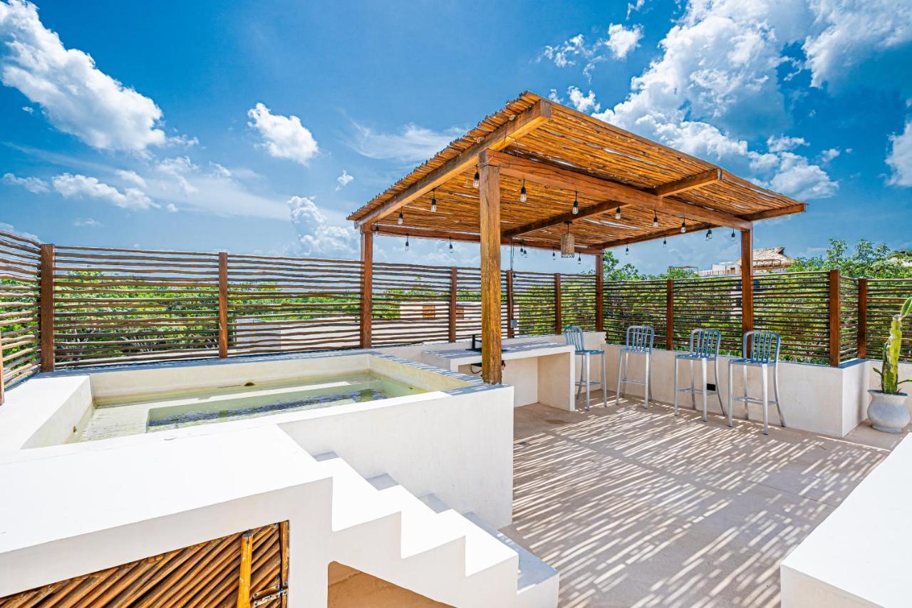 Jungle - Cenote Tulum