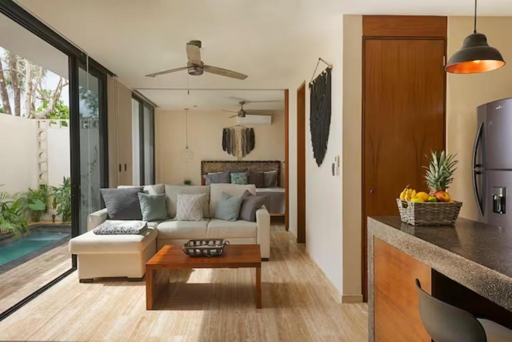 Apartment Private Swim Up Pool.near Beach&town.60mb Fiber