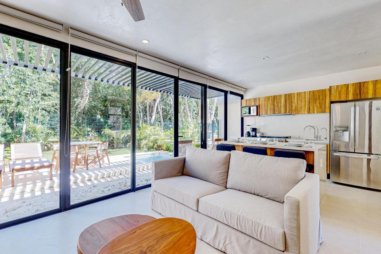 Paradise Awaits @ Tao Edena 32