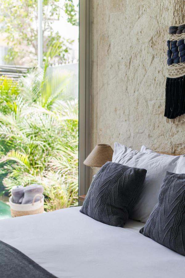 Laid Back In Tropical Vibe Apt Private Pool Apartment