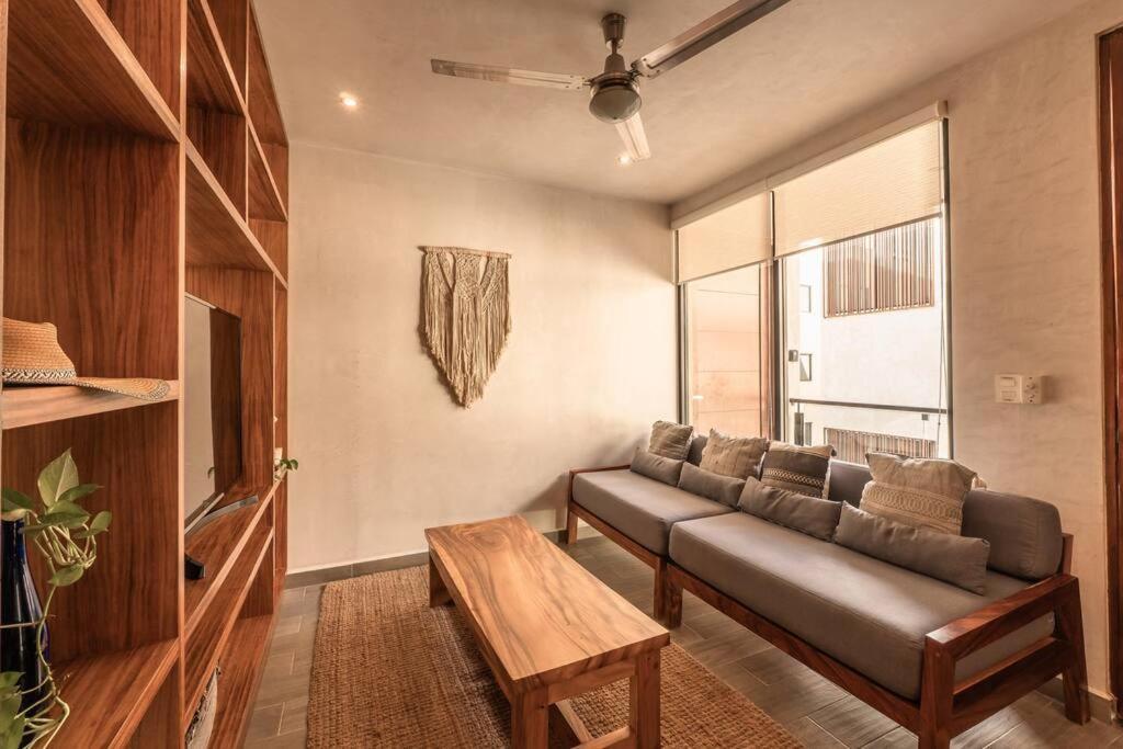 2br, 2 Pools, Gym, 15min From Apartment *