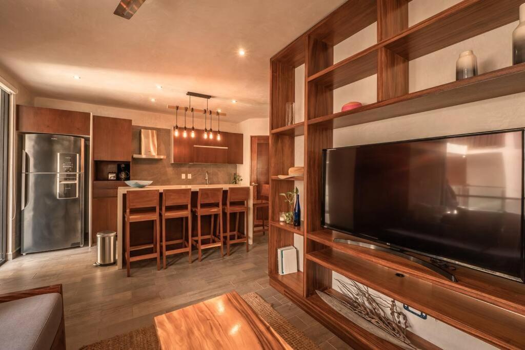 2br, 2 Pools, Gym, 15min From Tulum