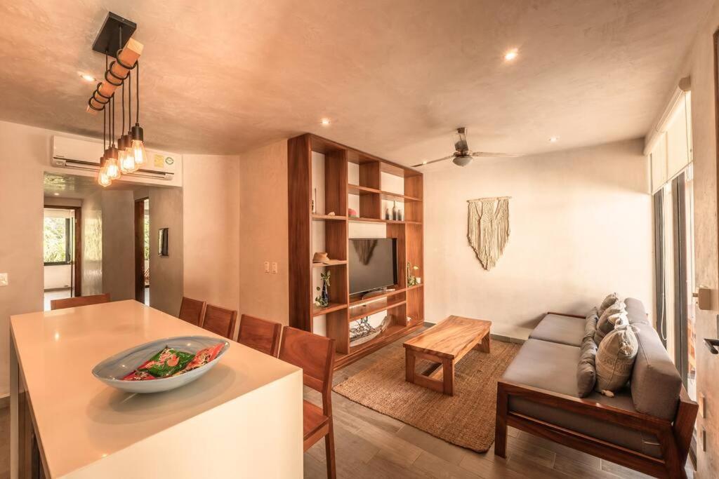 Apartment 2br, 2 Pools, Gym, 15min From *