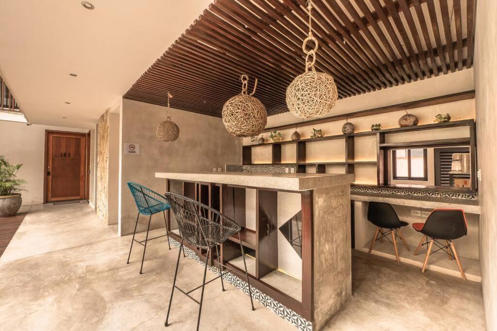 2br, 2 Pools, Gym, 15min From Tulum