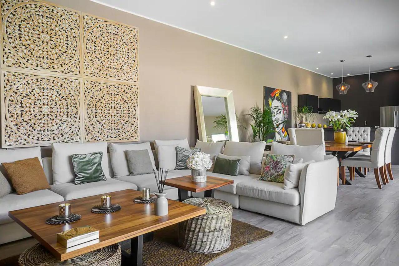 Holiday home Casa Lou, Large House And Pool, Beach Club Access