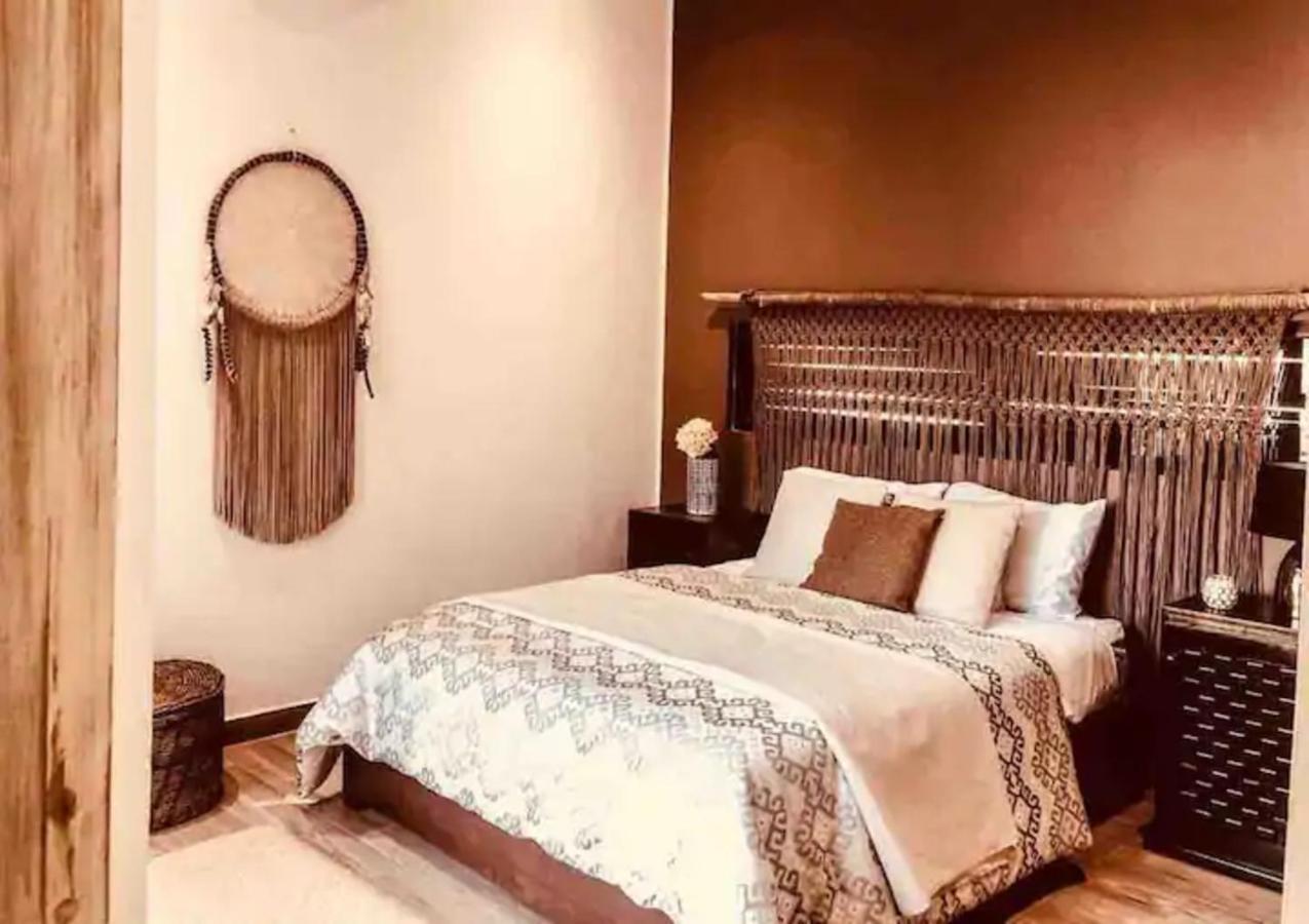 Casa Lou, Large House And Pool, Beach Club Access Holiday home *