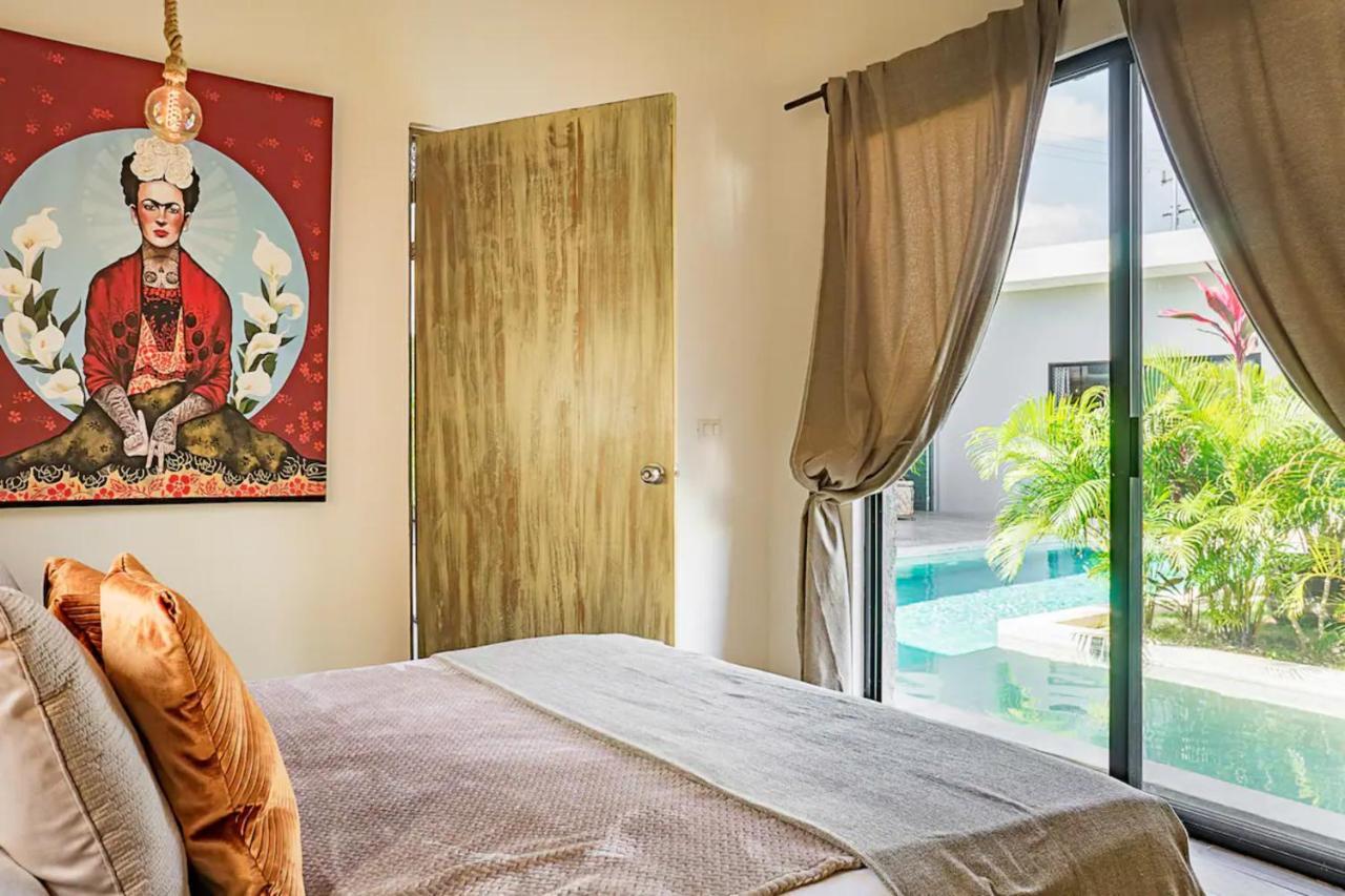 Holiday home Casa Lou, Large House And Pool, Beach Club Access