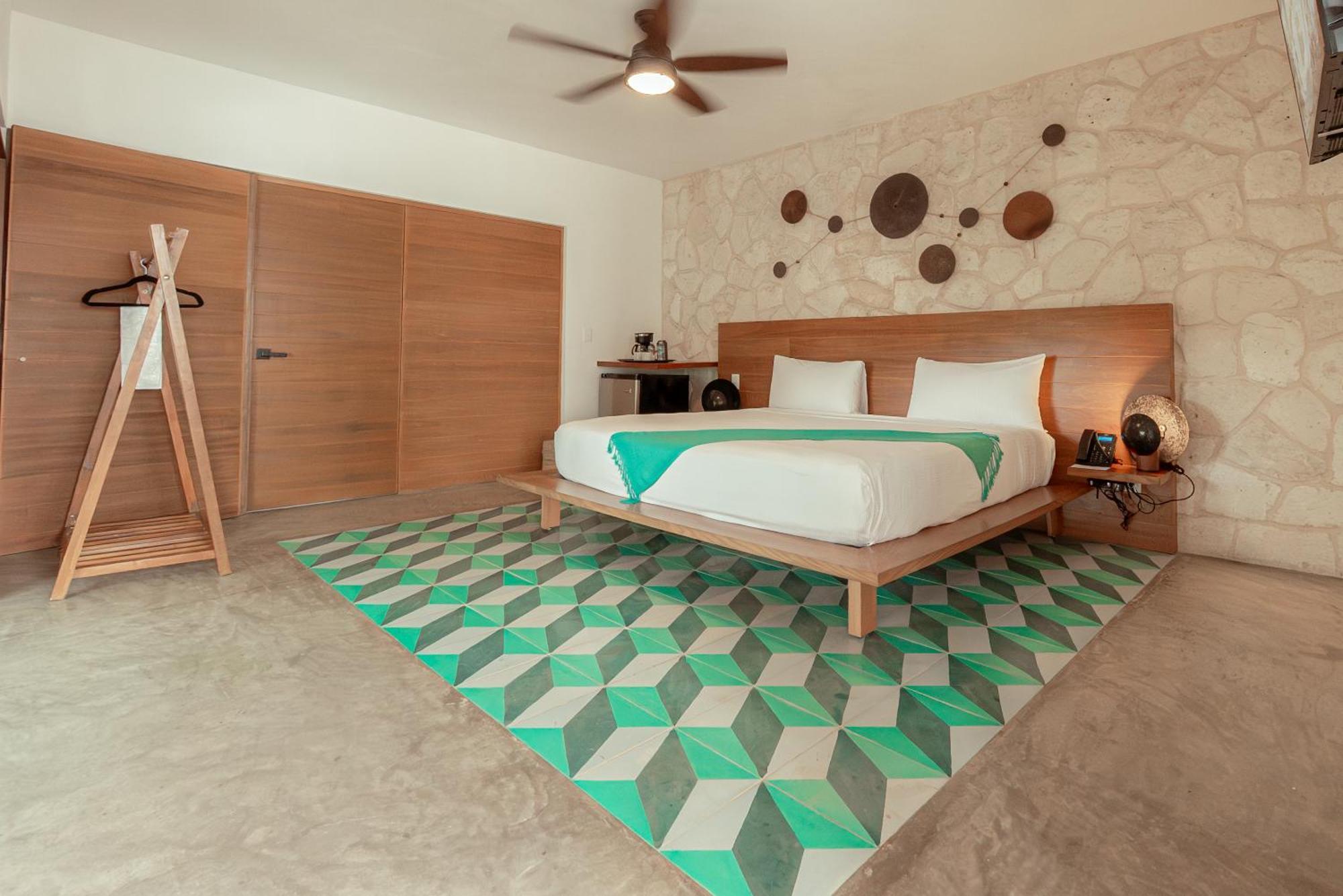 Prana Boutique 4*