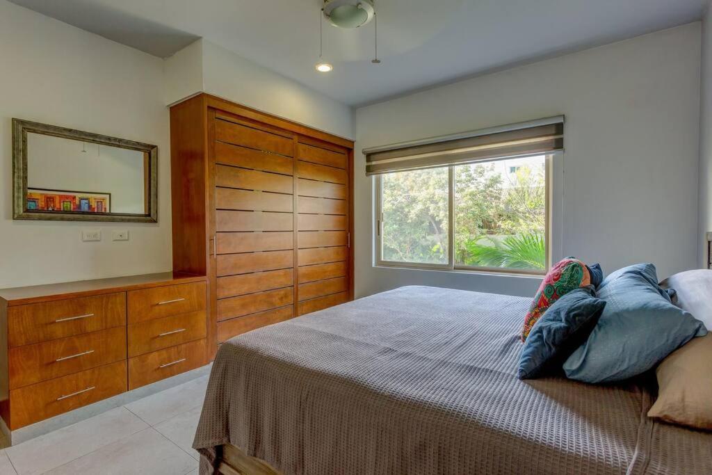 Complex With An Alluring Pool & Tropical Vibes By Stella Rentals! Apartment *