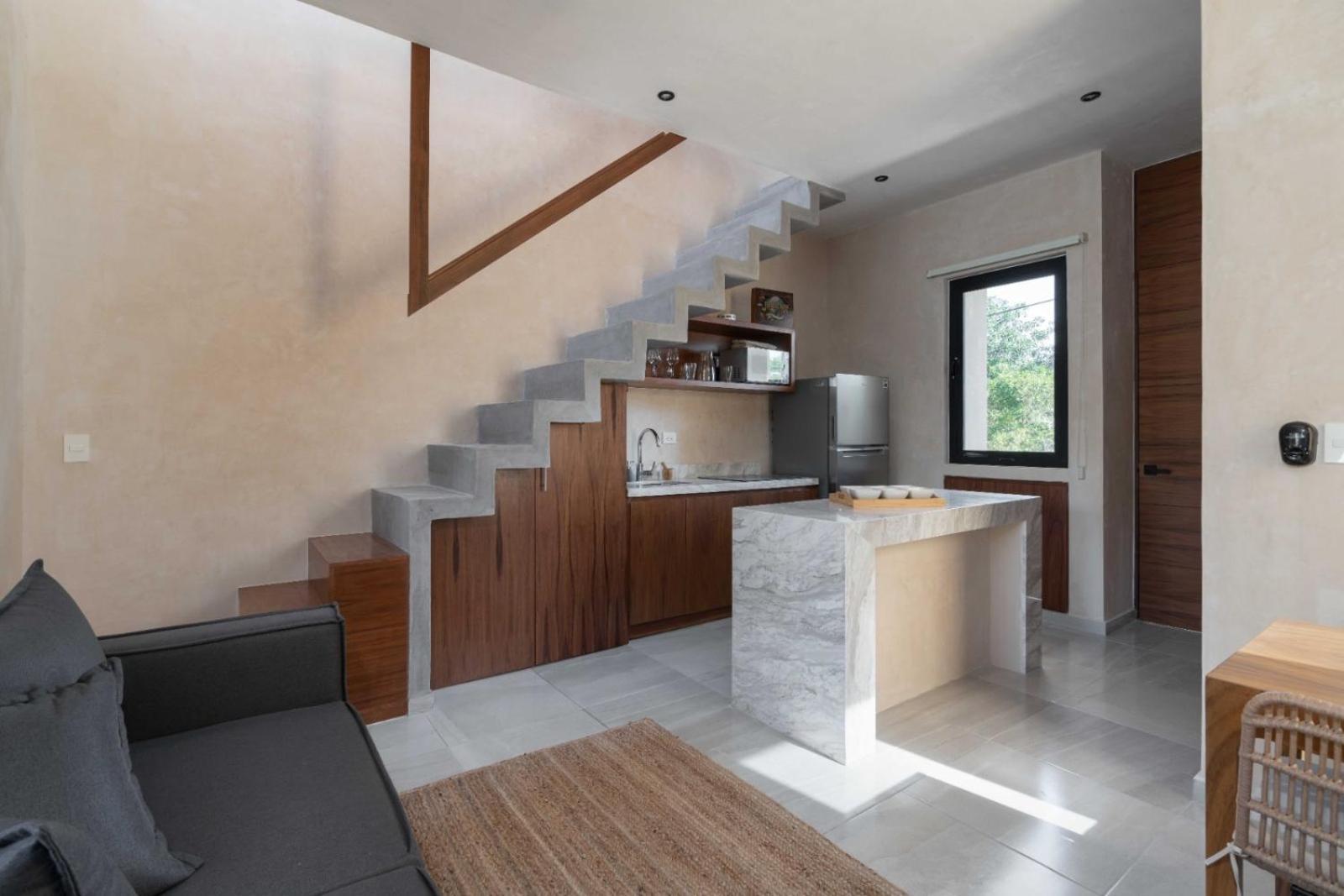 *jungle Ph W/pool, Close To Downtown & Apartment