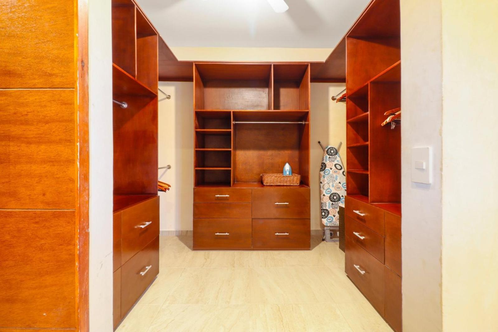 8ppl Penthouse Private Pool Apartment