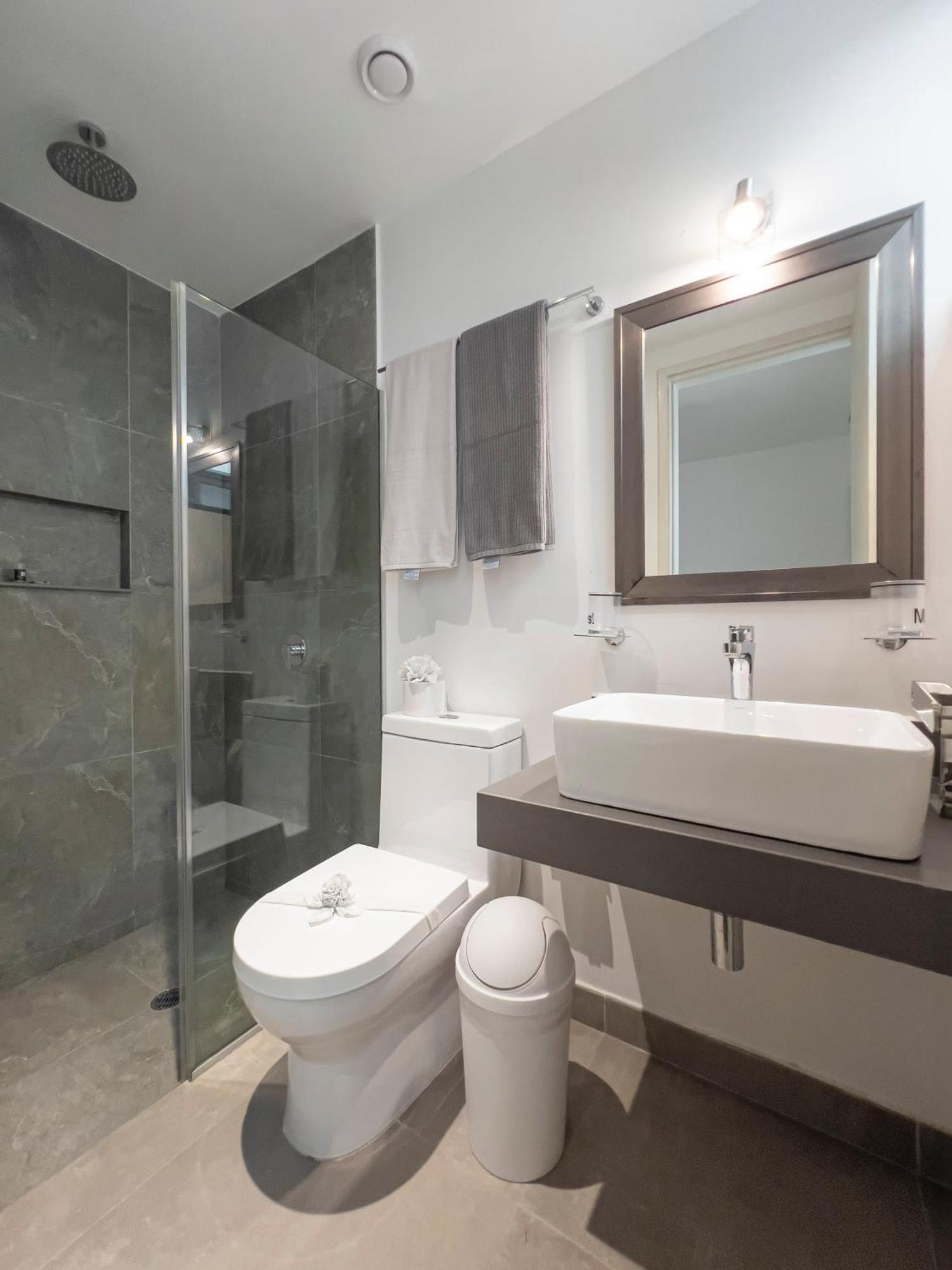Escape To Tulum, Luxury Apt, Pool & Pet Friendly Apartment