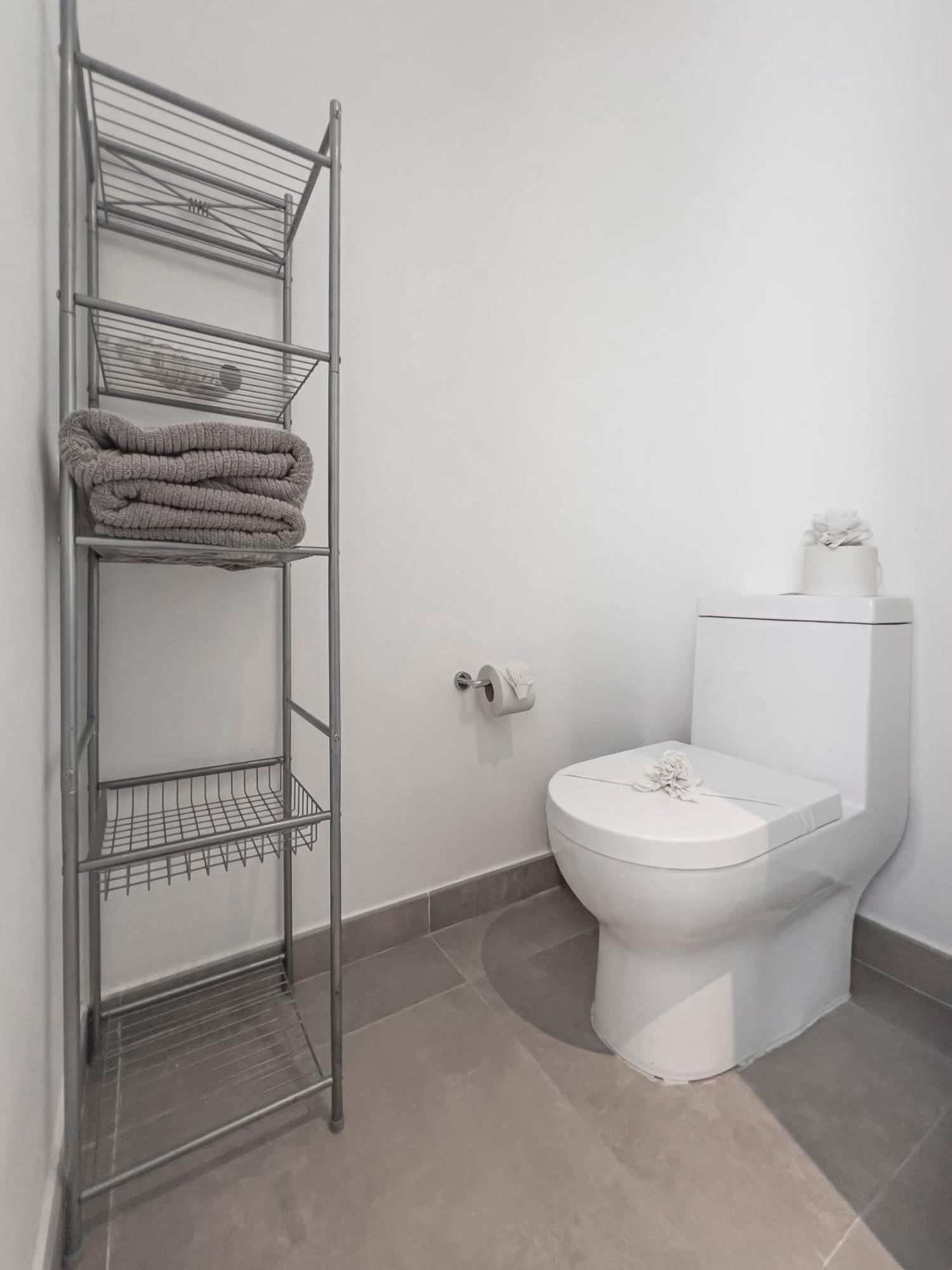 Escape To Tulum, Luxury Apt, Pool & Pet Friendly Apartment *