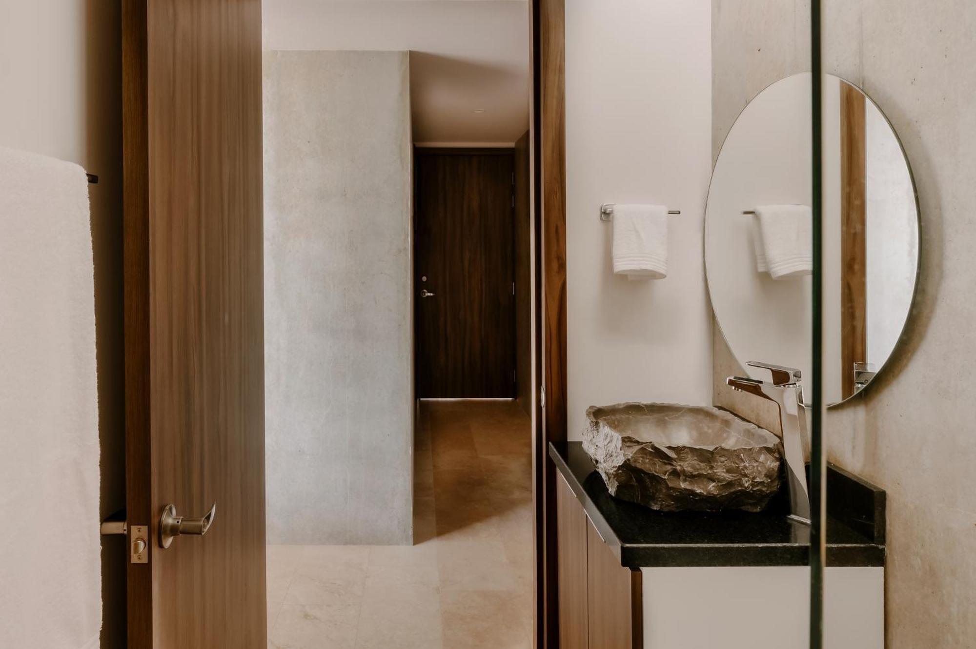 Luxe 3br Ph Cenote, Sauna, Gym & Pool Included Apartment *