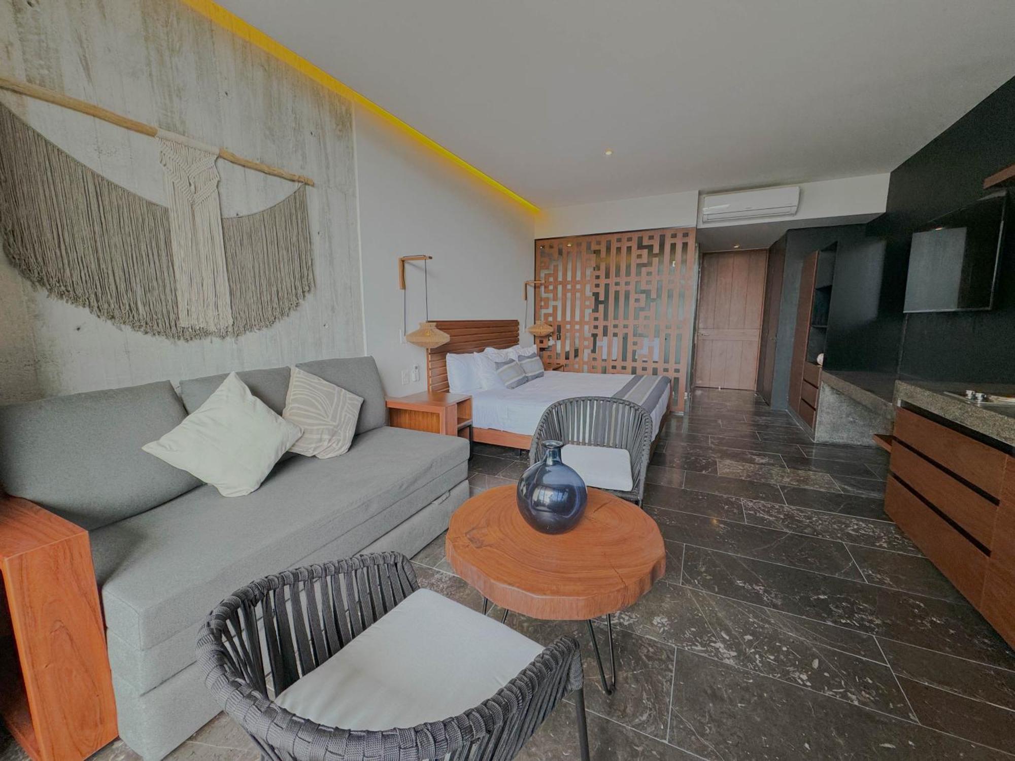 Apartment Luxury Studio-private Individual Pool-iik C409 By Sandy Powerful
