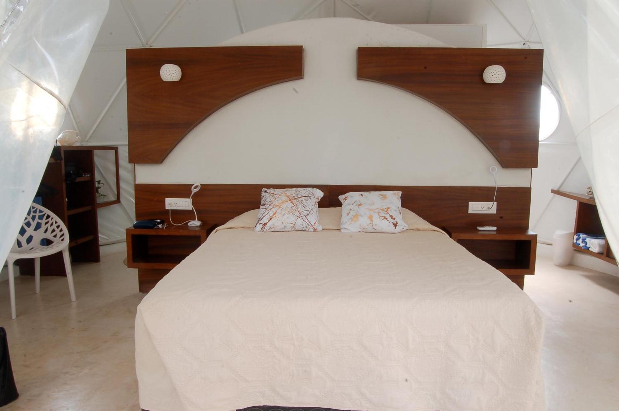 Luxury tent Cozy Near The Beach, Party Zone *