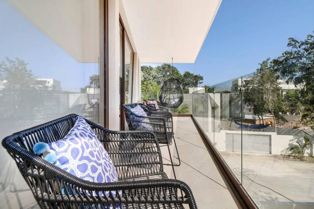 Stylish Jungle Penthouse & Private Rooftop Pool *