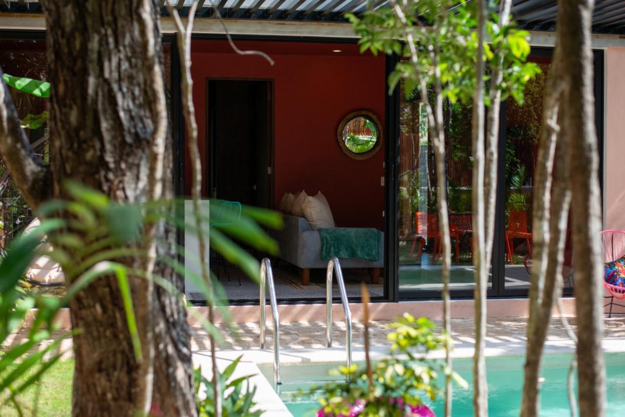 Shes Moody 3 Bed Penthouse With Yard Pools Rooftop Aircon 15 Minute Drive To The Holiday home Tulum