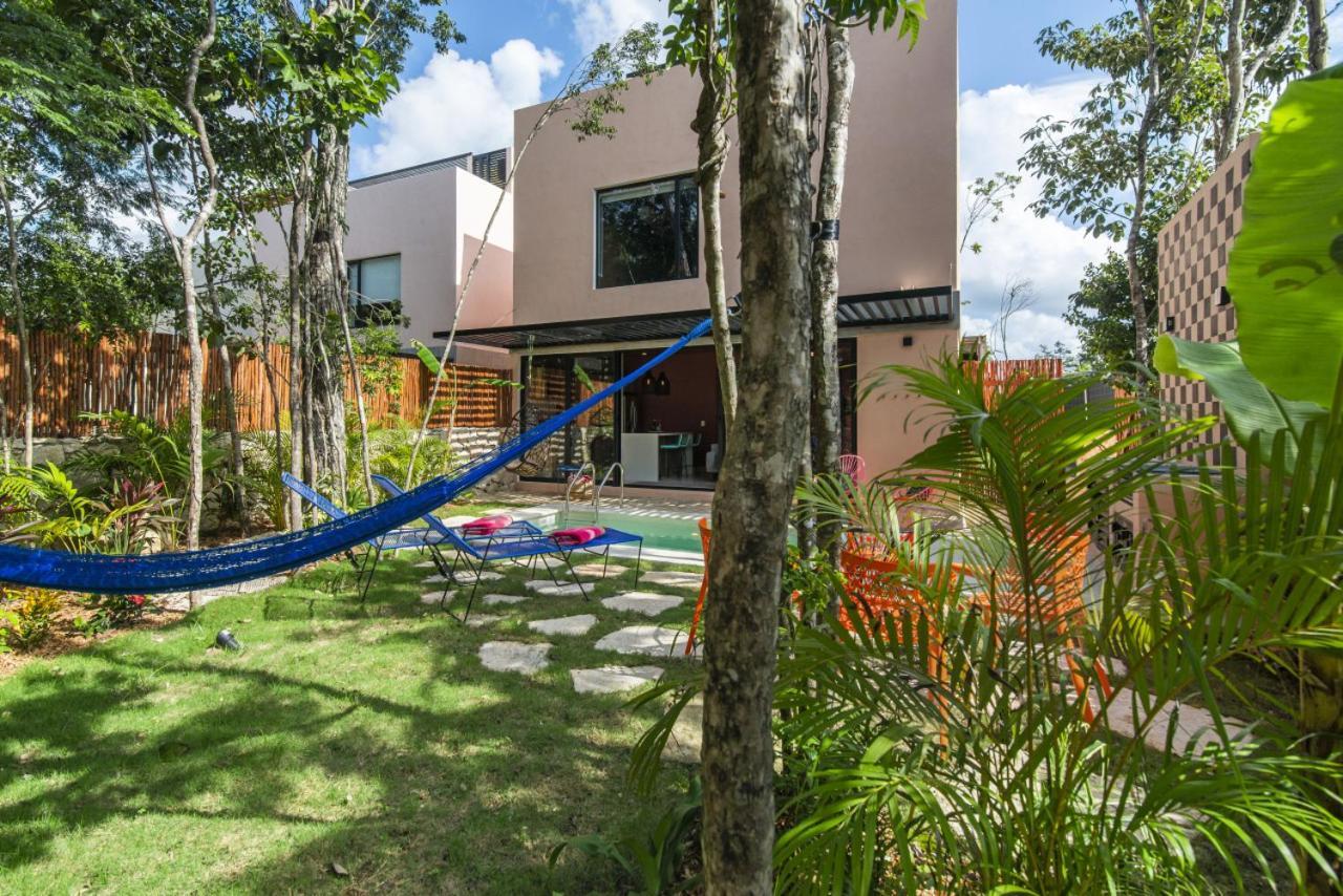 Shes Moody 3 Bed Penthouse With Yard Pools Rooftop Aircon 15 Minute Drive To The Holiday home *