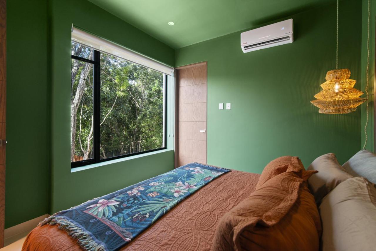 Shes Moody 3 Bed Penthouse With Yard Pools Rooftop Aircon 15 Minute Drive To The Holiday home Tulum