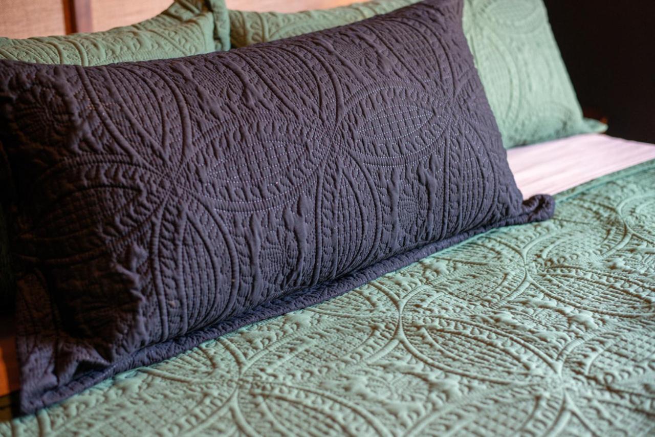 Shes Moody 3 Bed Penthouse With Yard Pools Rooftop Aircon 15 Minute Drive To The * Tulum