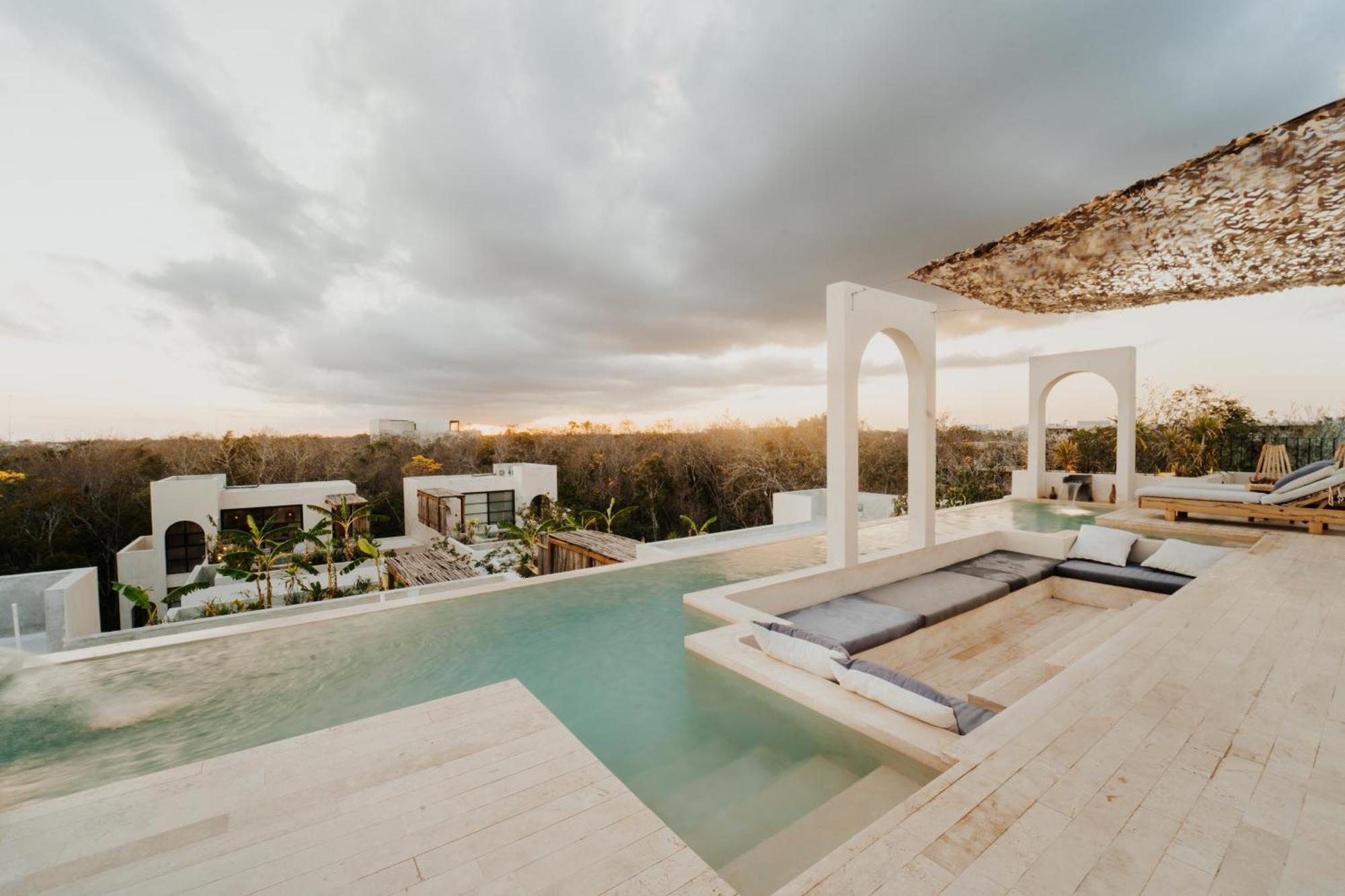 Villa Viento 4br 8pp Private Pool Rooftop Security *