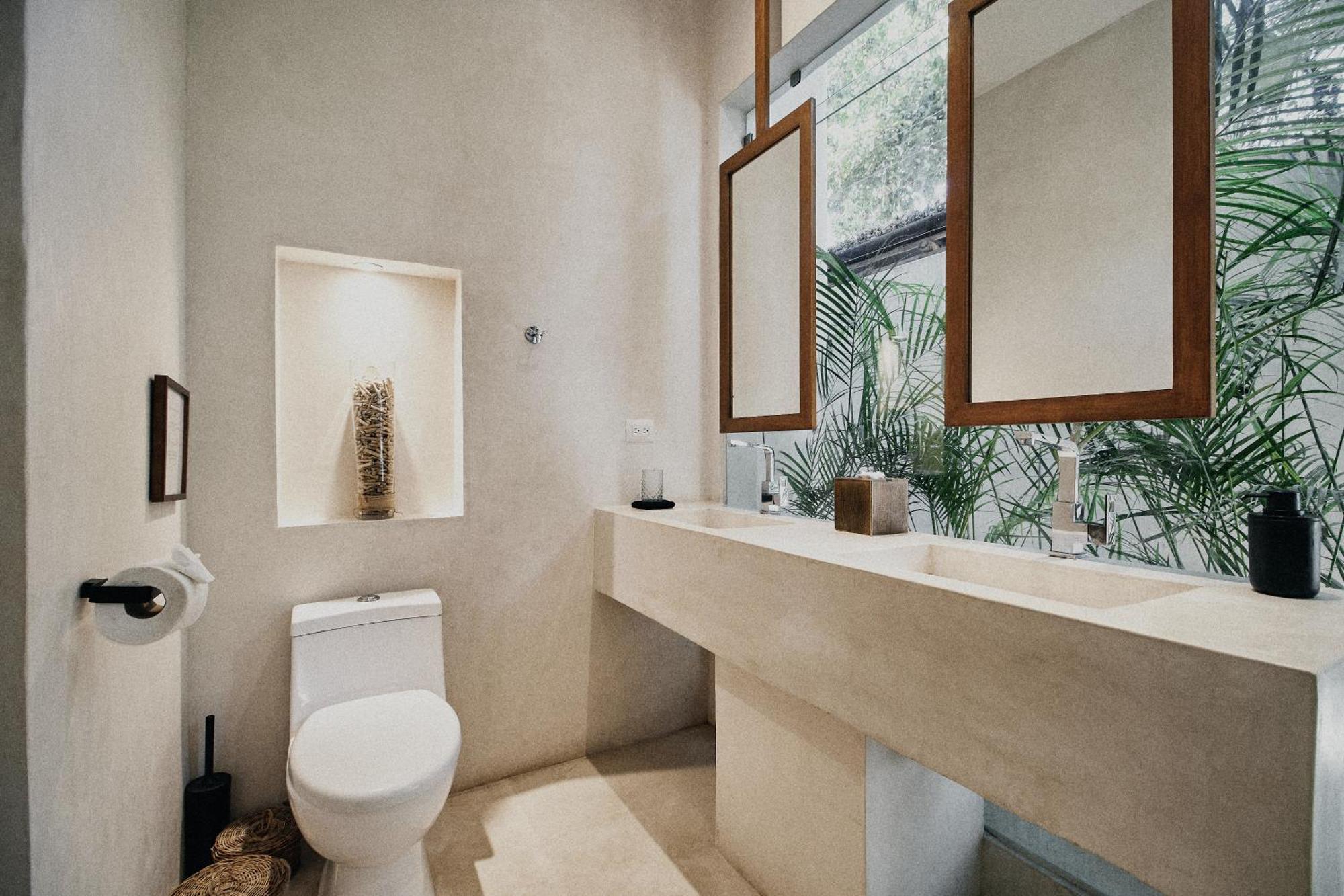 240m2 - 16 Persons - 6 - 2 Swimming Pool - 3 Jacuzzis *