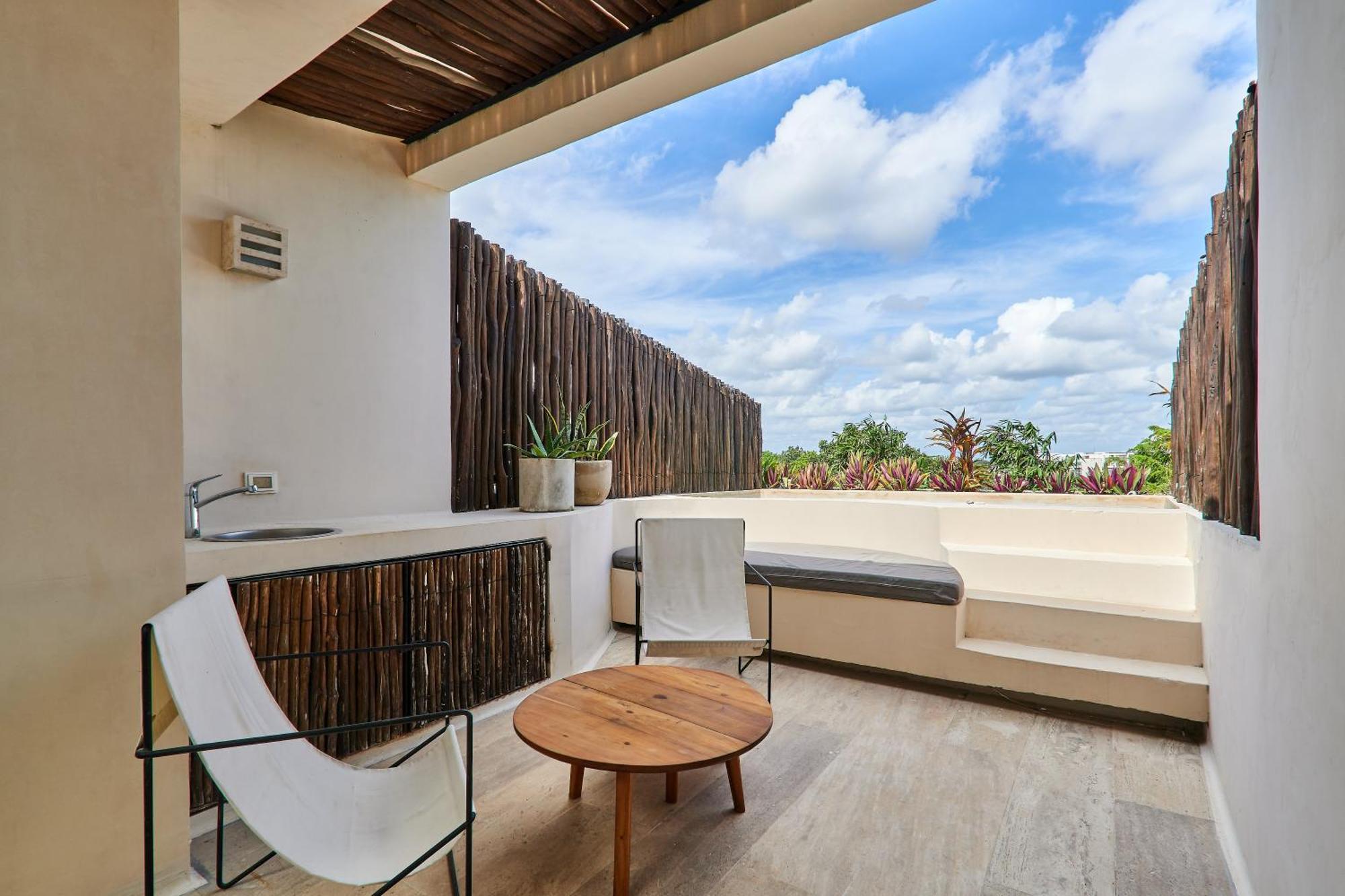 Dhalia - Private Roof With Pool & Club Access