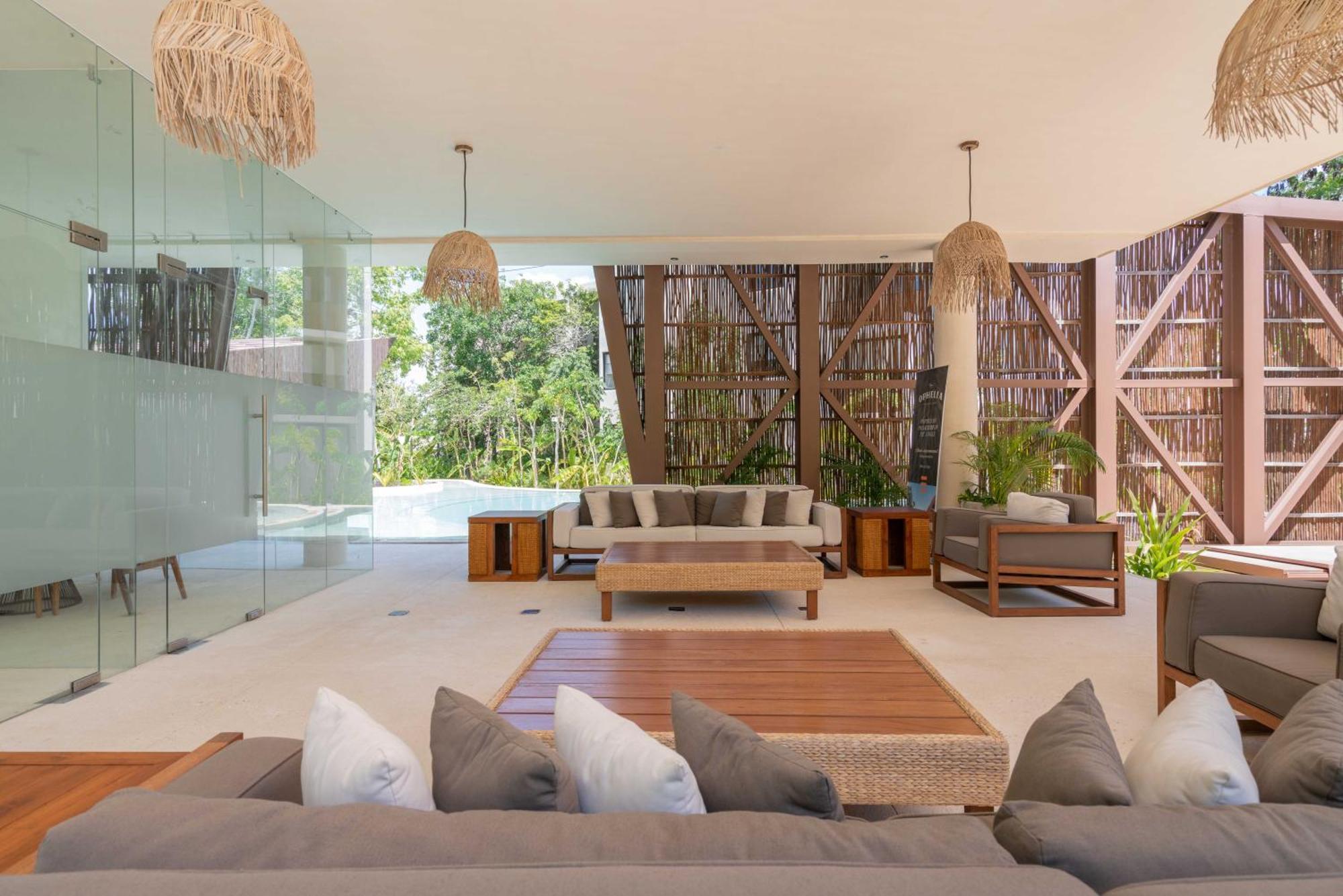 Penthouse Oasis: Rooftop Pool & Luxury Apartment Tulum