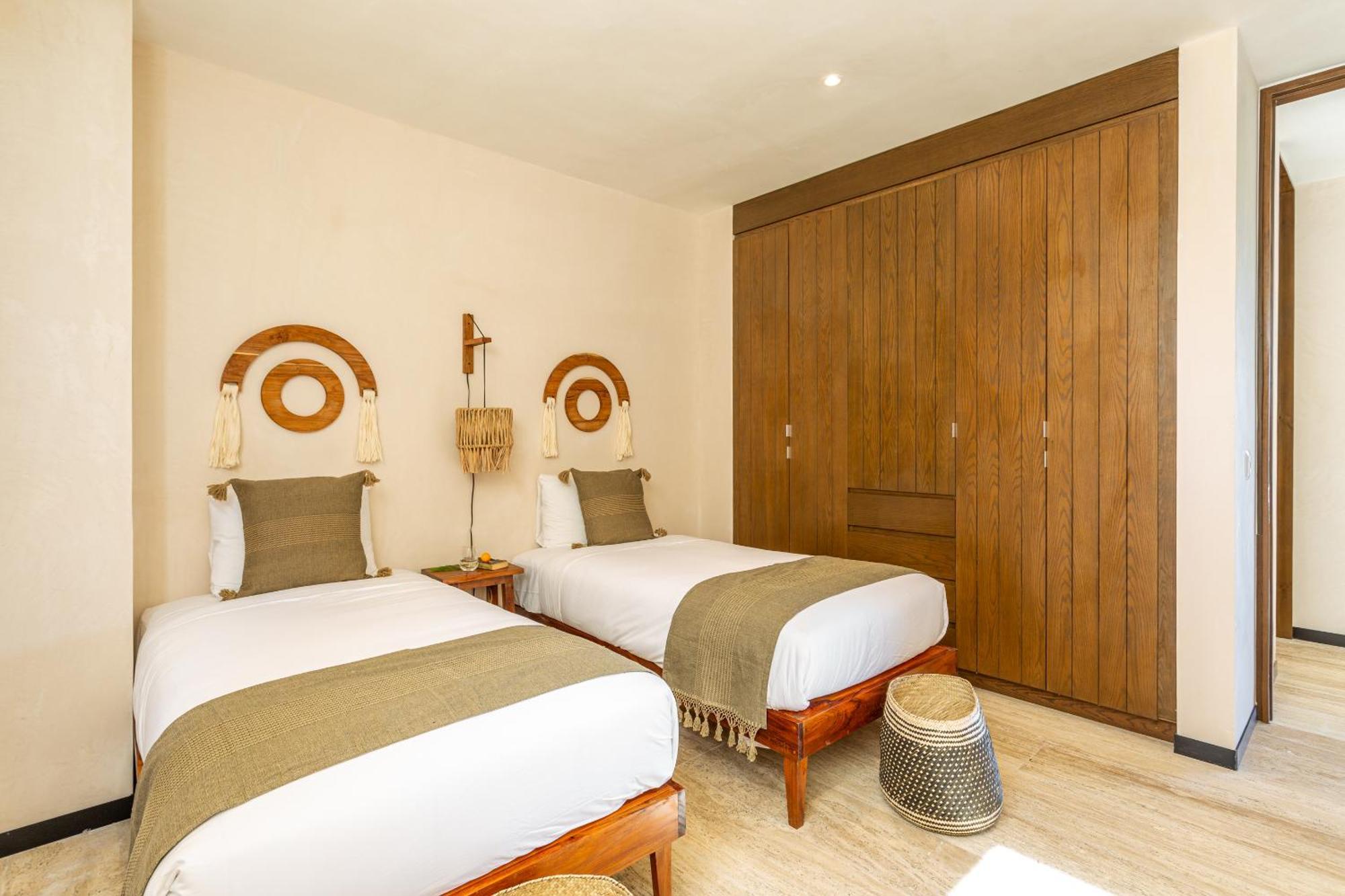 Penthouse Oasis: Rooftop Pool & Luxury Tulum