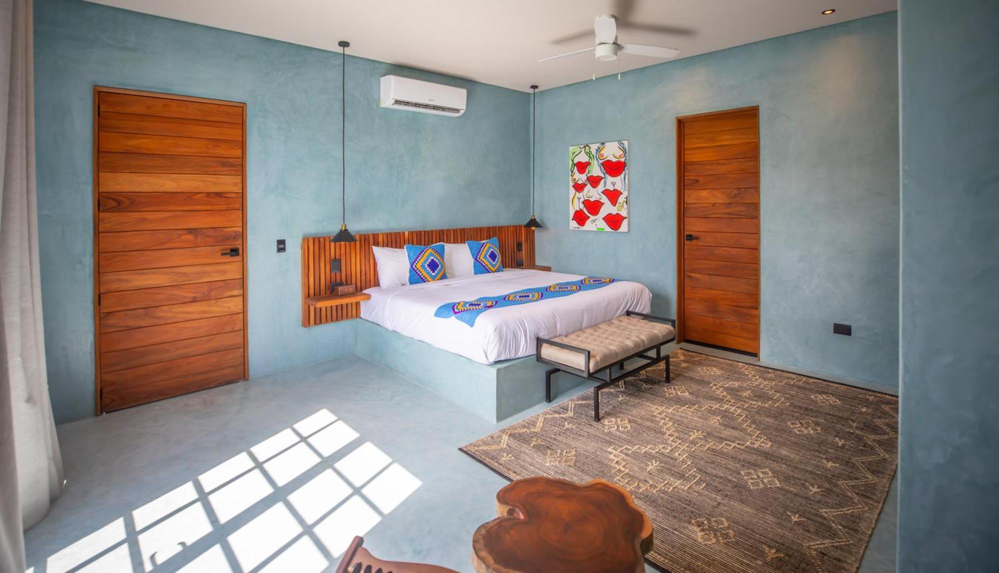 Turquoise (adults Only) 3*