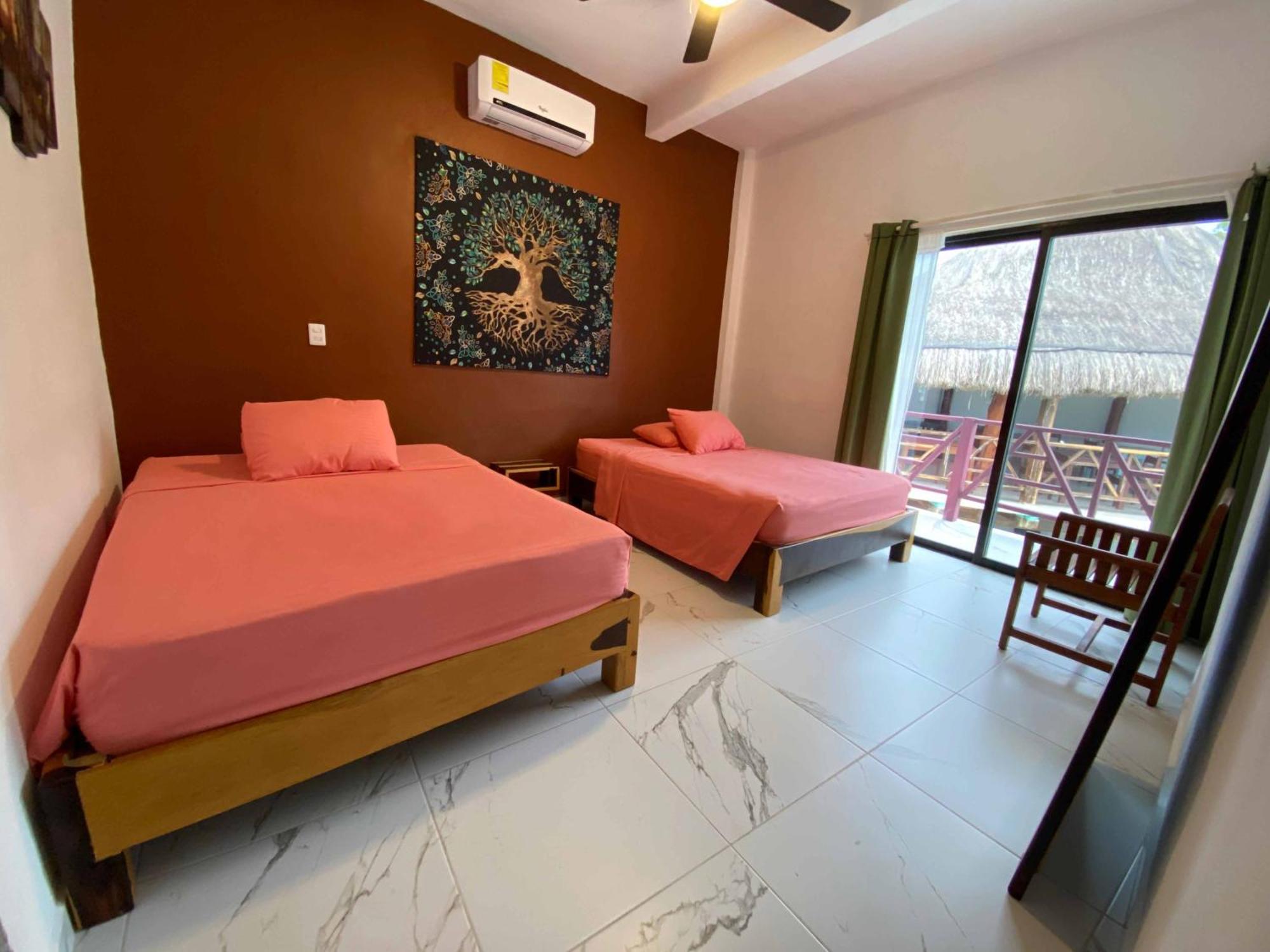 Howlita - Adult Only Tulum