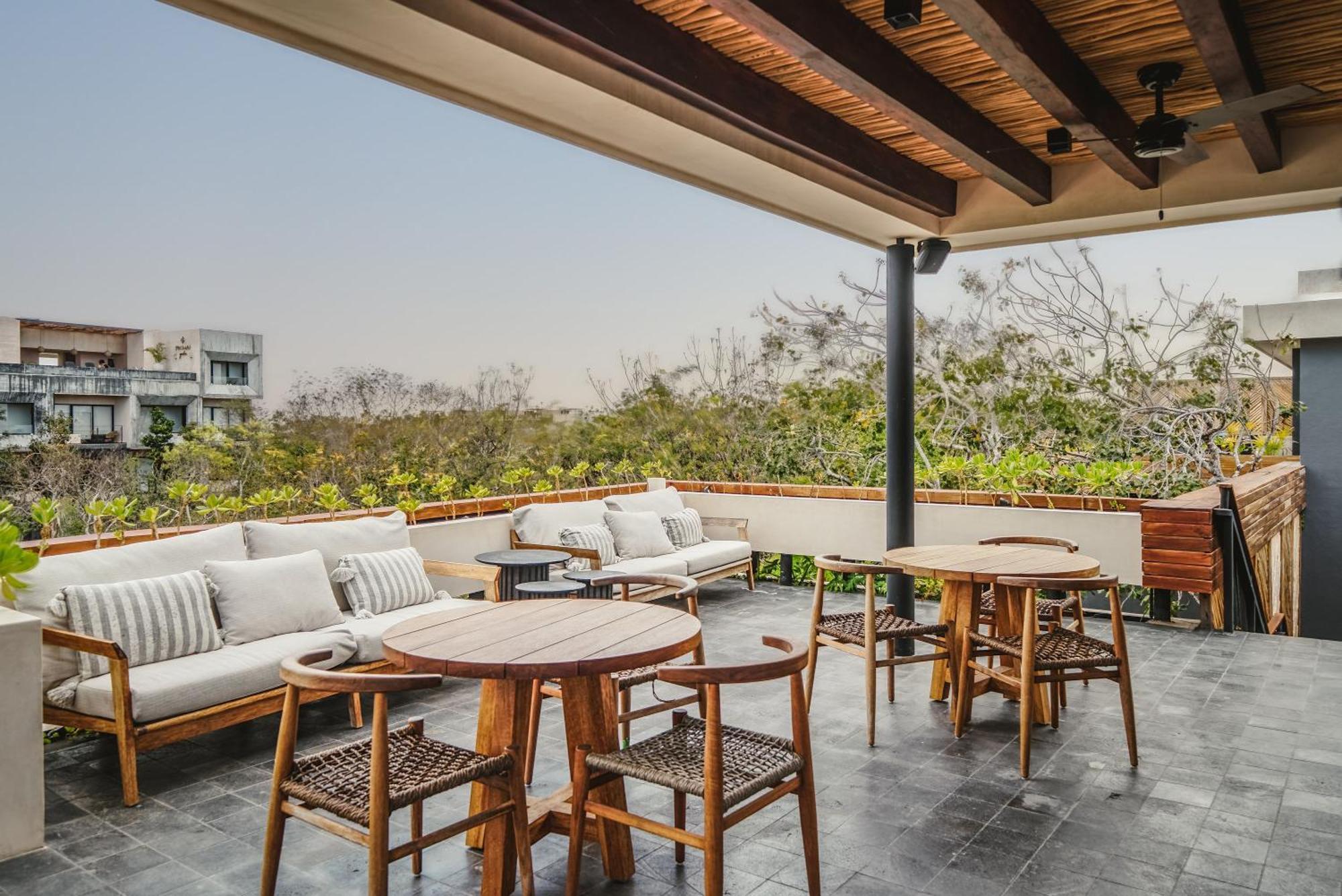 Tropical Oasis With Plunge Pool & Peaceful Garden - Mira Luna 131c Apartment