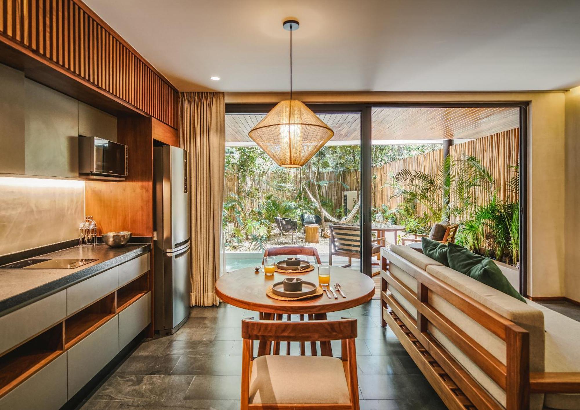 Tropical Oasis With Plunge Pool & Peaceful Garden - Mira Luna 131c Apartment